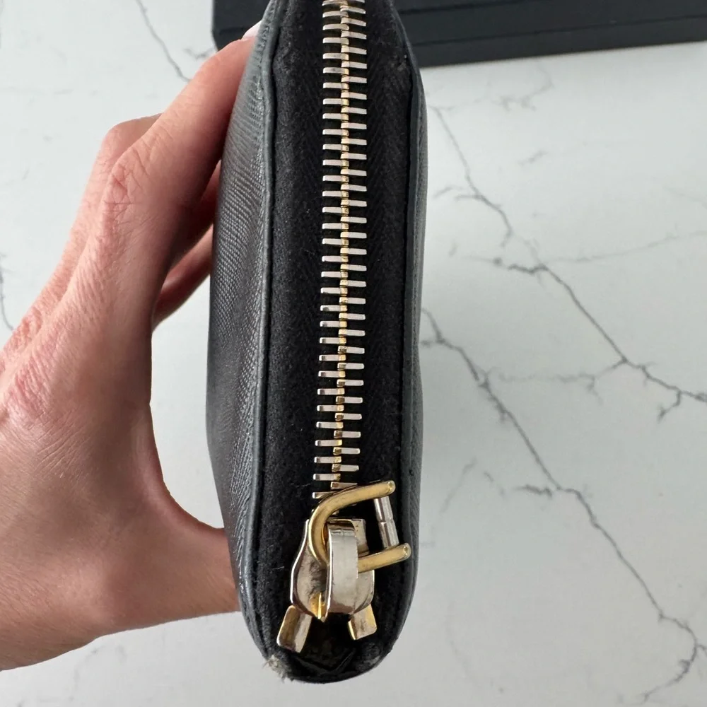 Prada Large Black Saffiano Leather Zip Wallet - Picture 4 of 8